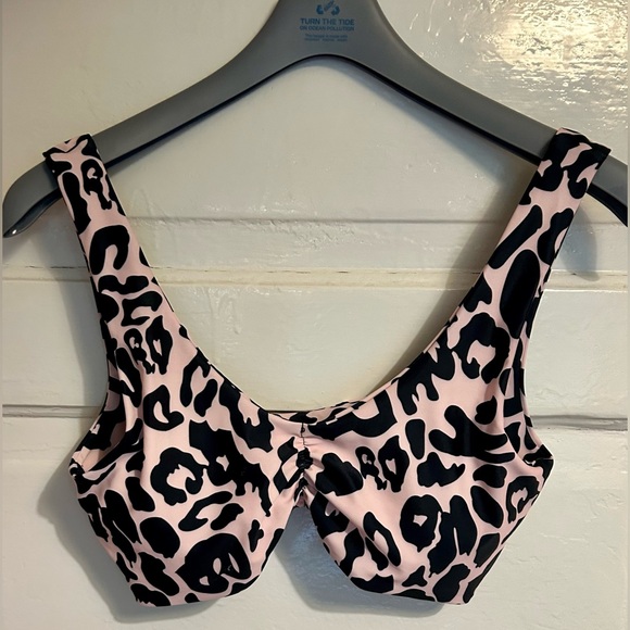 Bikini Top - Leopard Print 🐆 - Picture 1 of 2